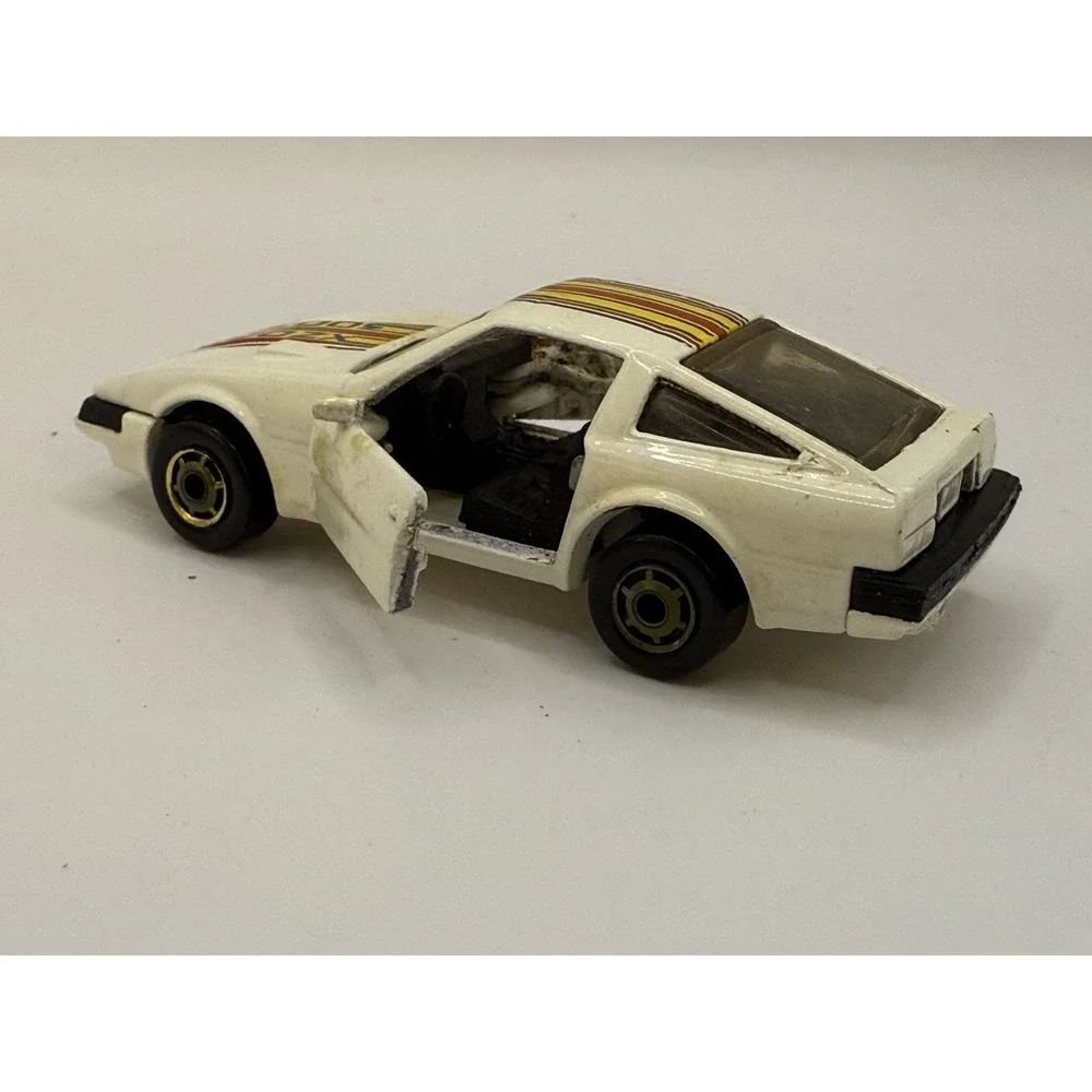 Hot Wheels 300ZX X2000 White 1984 w/ Red Case Diecast Malaysia